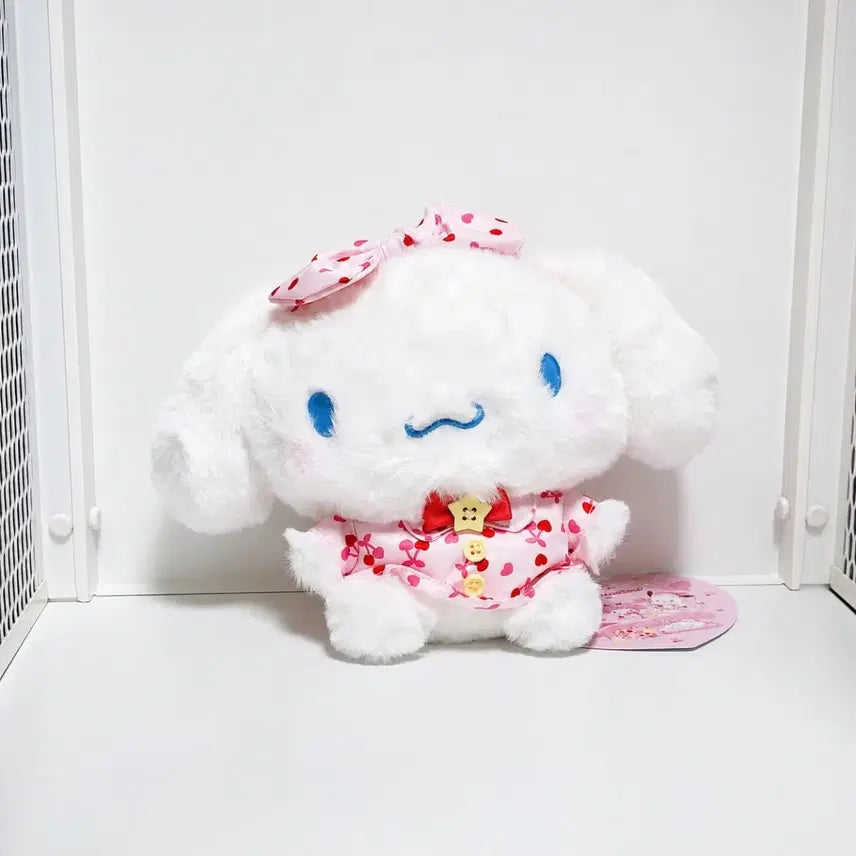 [BUNJANG] Sanrio Cinnamoroll Hokans Series Plush Doll - M Size Cherry Pajamas / 일본정품)산리오 시나모롤 호캉스 시리즈 인형_M사이즈 귀여운 체리파자마 시나몬롤 인테리어 누이 소품 선물