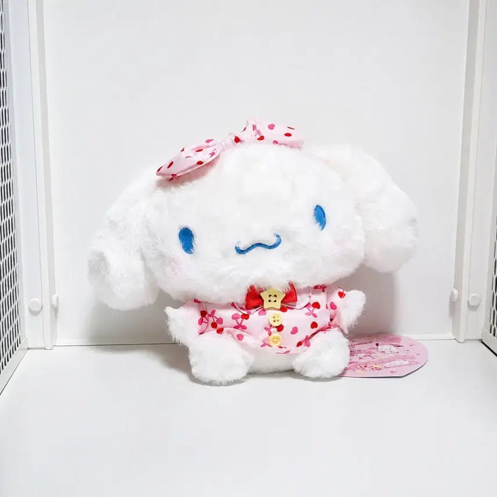 [BUNJANG] Sanrio Cinnamoroll Hokans Series Plush Doll - M Size Cherry Pajamas / 일본정품)산리오 시나모롤 호캉스 시리즈 인형_M사이즈 귀여운 체리파자마 시나몬롤 인테리어 누이 소품 선물