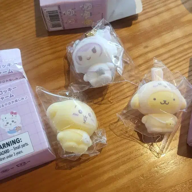[BUNJANG] Chiikawa x Sanrio Fluffy Figure Keyring Bundle Set / 치이카와 산리오 플로키 피규어 키링 일괄