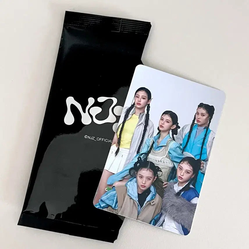 [BUNJANG] NewJeans NJZ Complexcon Limited Photocard / 뉴진스 NJZ njz 단체 컴플렉스콘 한정 포토카드 포카