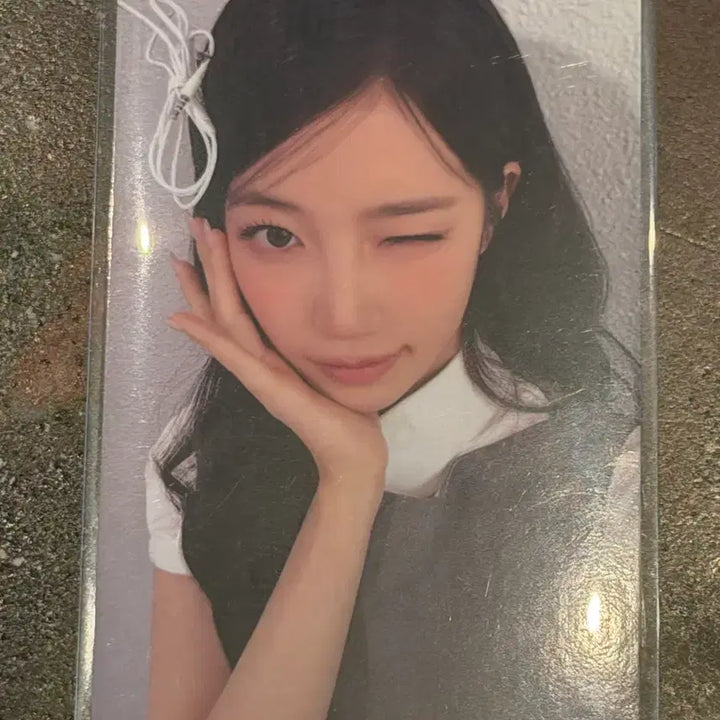 [BUNJANG] Le Sserafim Iz*We POB Kazuha Photocard / 현물 르세라핌 이즈위 특전 카즈하