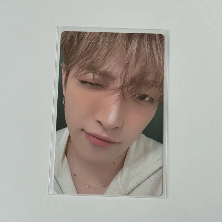[BUNJANG] ATEEZ 8ROOM Hongjoong Photocard / 에이티즈 ATEEZ 8ROOM 팝업 홍중 포카 양도