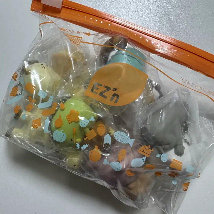 [BUNJANG] Sumikko Gurashi Tennoji Gacha Keychain Set of 6 / 스밋코구라시 덴노지 가챠 키링 6종일괄