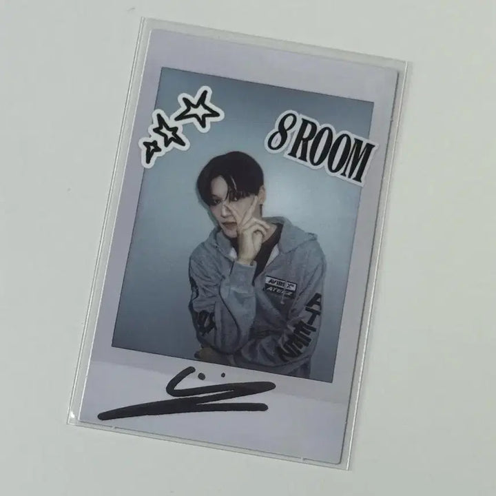 [BUNJANG] ATEEZ 8ROOM Popup Wooyoung Photocard / 에이티즈 ATEEZ 8ROOM 팝업 우영 포카 양도