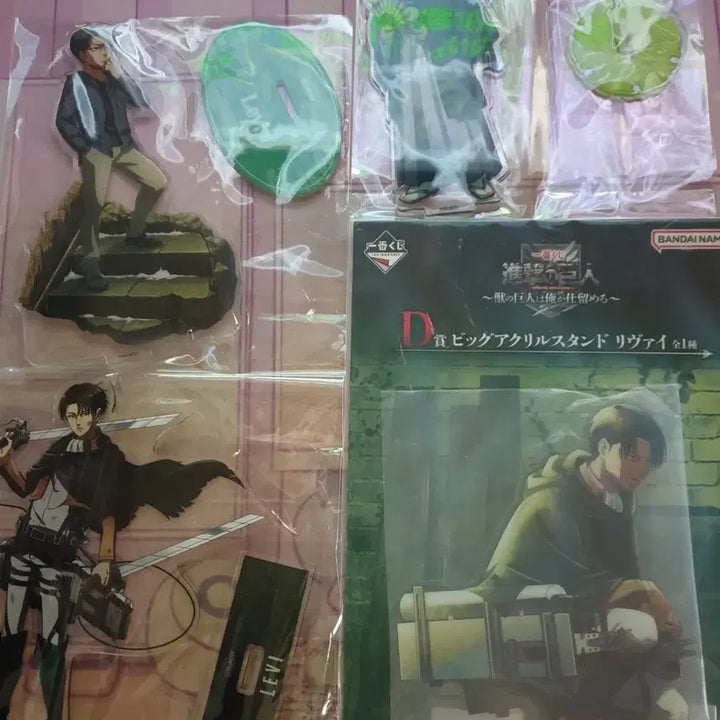 [BUNJANG] Attack on Titan Levi Acrylic Standee Bundle / 진격의 거인 진격거 리바이 아크릴 일괄 판매