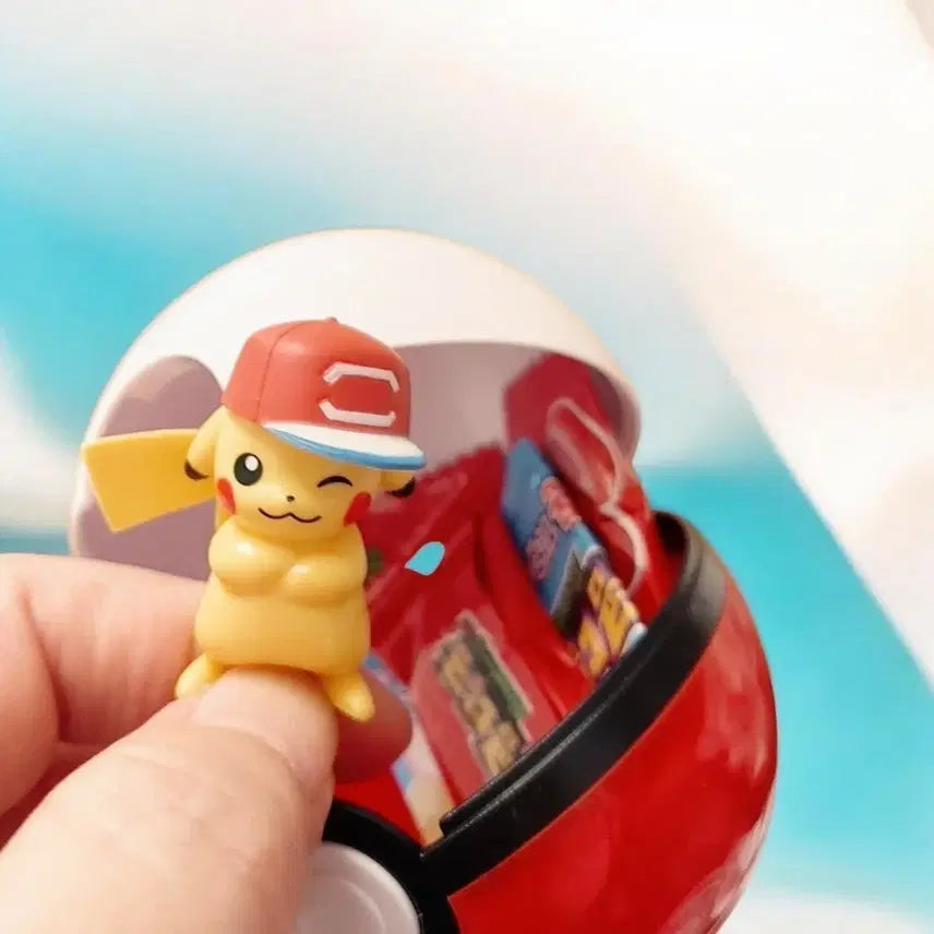 [BUNJANG] Pokemon Monster Ball Hat Pikachu Figure / 몬스터볼 모자 피카츄 피규어