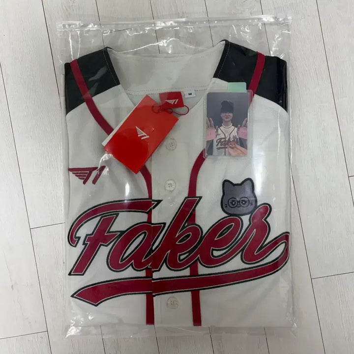 [BUNJANG] T1 Faker 2023 Birthday Uniform Jersey (Photocard Included) / T1 티원 페이커 생일 유니폼 야니폼 야구져지 포카포함