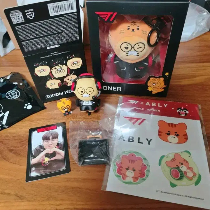 [BUNJANG] T1 Faker Chunsik Doll + 2 Figure Set + Orangi Stickers / T1 티원 오너 춘식이 인형 + 피규어 2종 + 오랑이 스티커 / 오식이