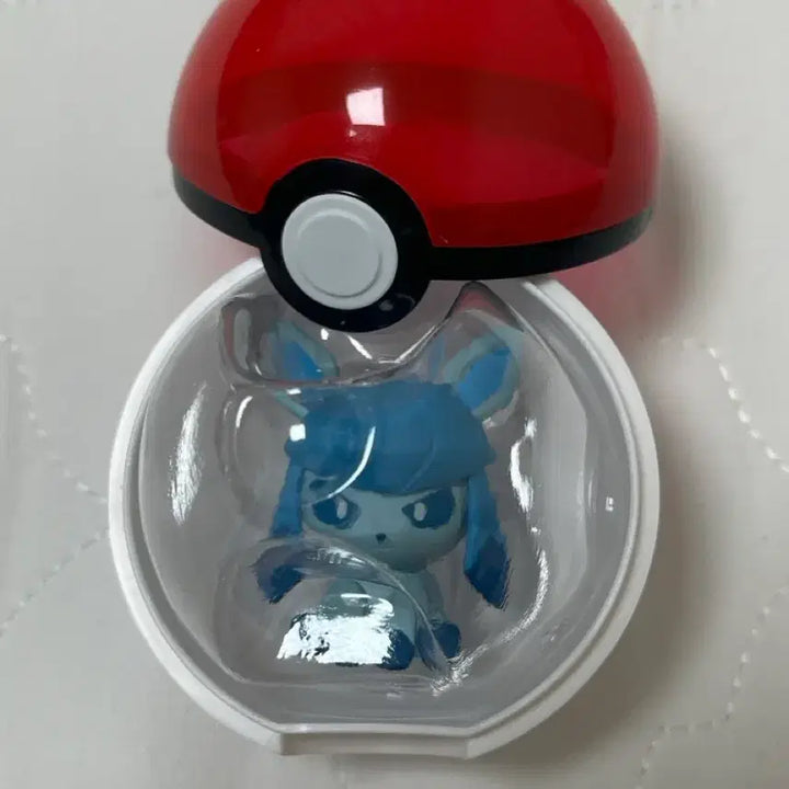 [BUNJANG] Pokemon Glaceon Figure with Poké Ball / 포켓몬스터 글레이시아 피규어