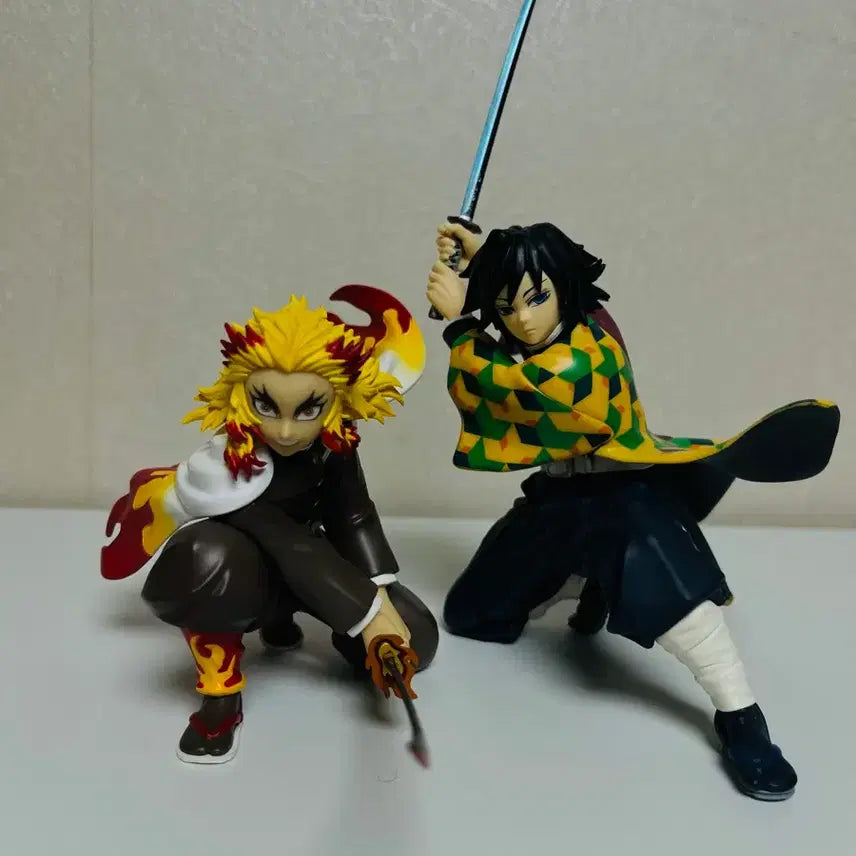 [BUNJANG] Demon Slayer Rengoku &amp; Giyu Figure Bundle (Boxless) / 귀칼 렌고쿠,기유 피규어일괄(박스X)