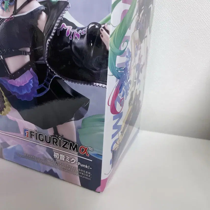 [BUNJANG] Hatsune Miku Punk Figureism Figure (Sealed) / 하츠네 미쿠 펑크 피규어리즘 피규어 미개봉