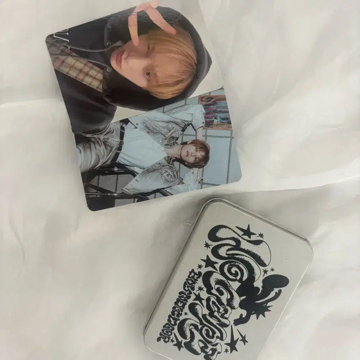 [BUNJANG] Taesan Photocard + No Genre Tin Case Set / 태산포카+노장르 틴케이스