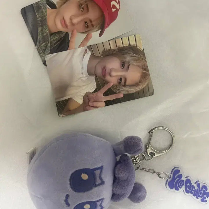 [BUNJANG] Leehan Photocard + No Genre Version Samhan Keyring / 이한포카+노장르버전삼한이