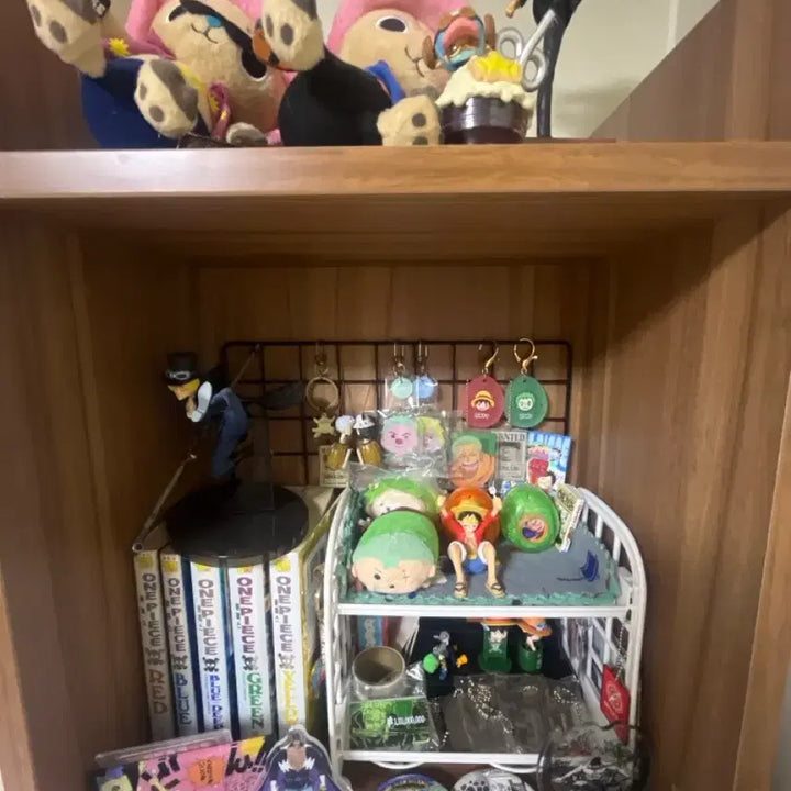[BUNJANG] One Piece Bundle Set Luffy Zoro Sanji Figures Dolls Keychains Badges / 원피스 굿즈 일괄 양도 루피 조로 상디 피규어 인형 키링 뱃지 제일복권