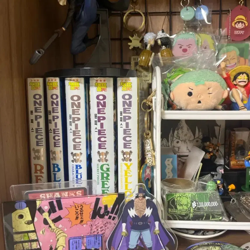 [BUNJANG] One Piece Bundle Set Luffy Zoro Sanji Figures Dolls Keychains Badges / 원피스 굿즈 일괄 양도 루피 조로 상디 피규어 인형 키링 뱃지 제일복권