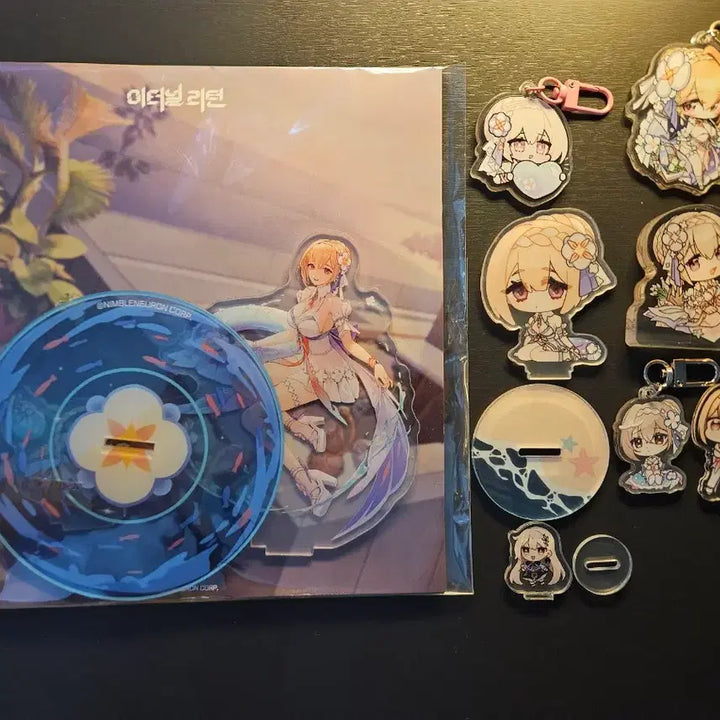[BUNJANG] Eternal Return Eva Goods Acrylic Stand &amp; Keychain Set / 이터널리턴 이바 굿즈들 팝니다 (이리 이바)