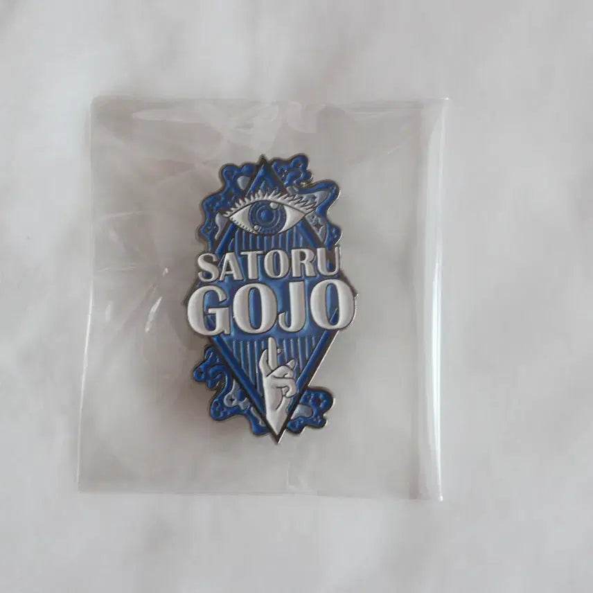 [BUNJANG] Jujutsu Kaisen Satoru Gojo Metal Pin Animeplus Collaboration Cafe / 주술회전 고죠 사토루 금속 뱃지 애니플러스 콜라보카페