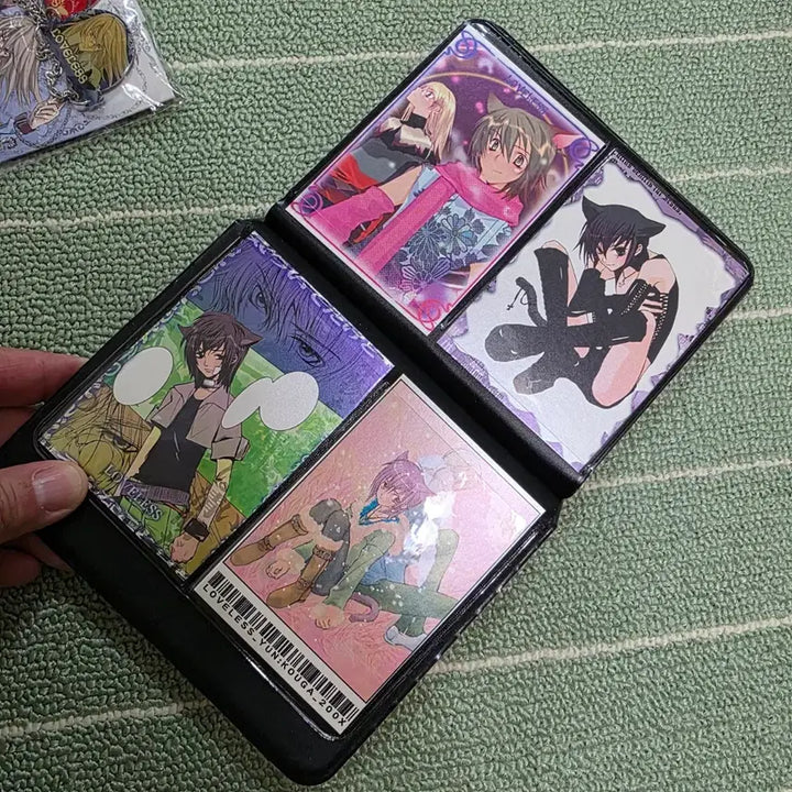 [BUNJANG] Loveless Goods Card Badge / 러브리스 굿즈 카드 뱃지