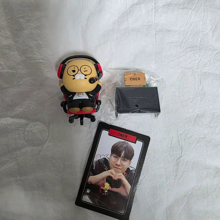 [BUNJANG] Kakao Friends T1 Chunsik Figure &amp; ONER Photocard Set / 카카오프렌즈 T1 춘식이 피규어 오너