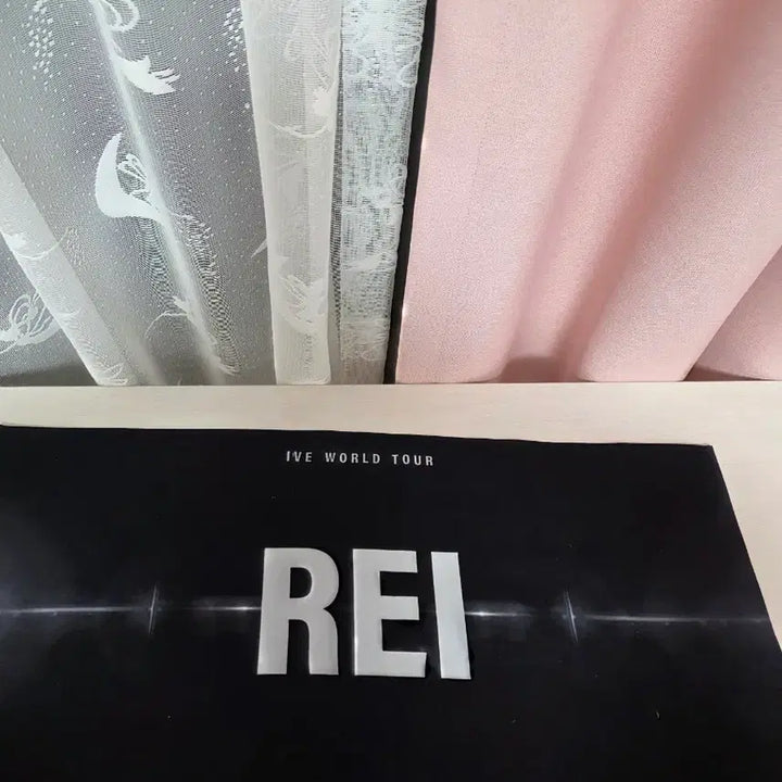 [BUNJANG] IVE Rei World Tour Slogan / 아이브 레이 월드투어  슬로건