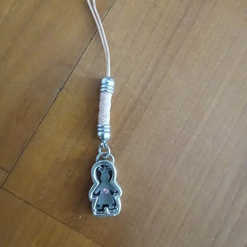 [BUNJANG] Vintage Doll Keychain with Pink Gem / 고전 빈티지 인형 키링 핑크보석