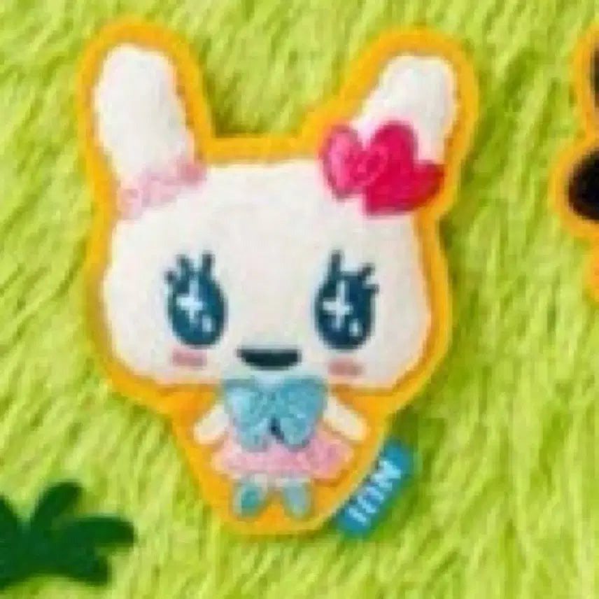 [BUNJANG] Tamagotchi Lovelychii Plushie Badge / 다마고치 러블리치 누이 뱃지