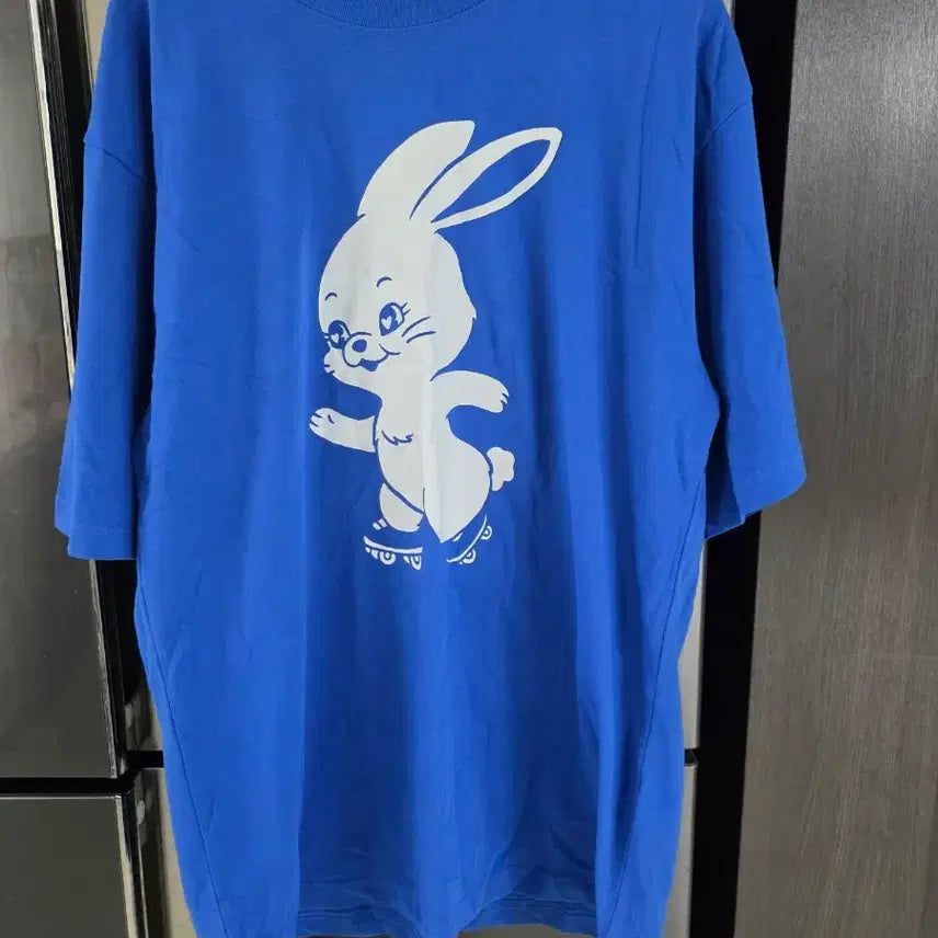 [BUNJANG] NewJeans Rabbit Short-Sleeve T-Shirt Blue Large / 뉴진스 토끼 반팔 티셔츠 블루 라지사이즈 새상품
