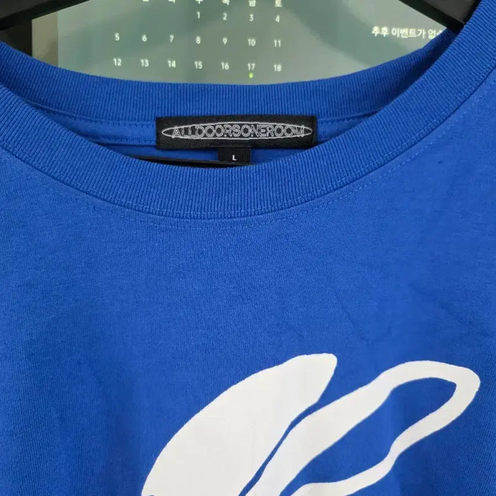 [BUNJANG] NewJeans Rabbit Short-Sleeve T-Shirt Blue Large / 뉴진스 토끼 반팔 티셔츠 블루 라지사이즈 새상품