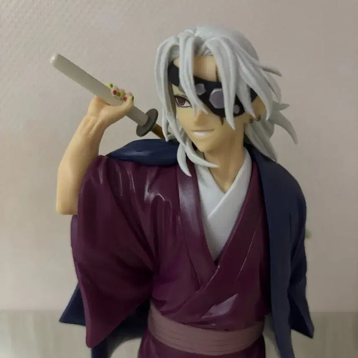 [BUNJANG] Demon Slayer Tengen Uzui Figure / 귀멸의칼날 우즈이텐겐 피규어