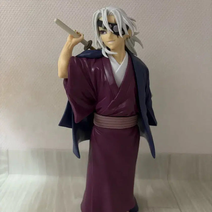 [BUNJANG] Demon Slayer Tengen Uzui Figure / 귀멸의칼날 우즈이 텐겐 반다이 피규어