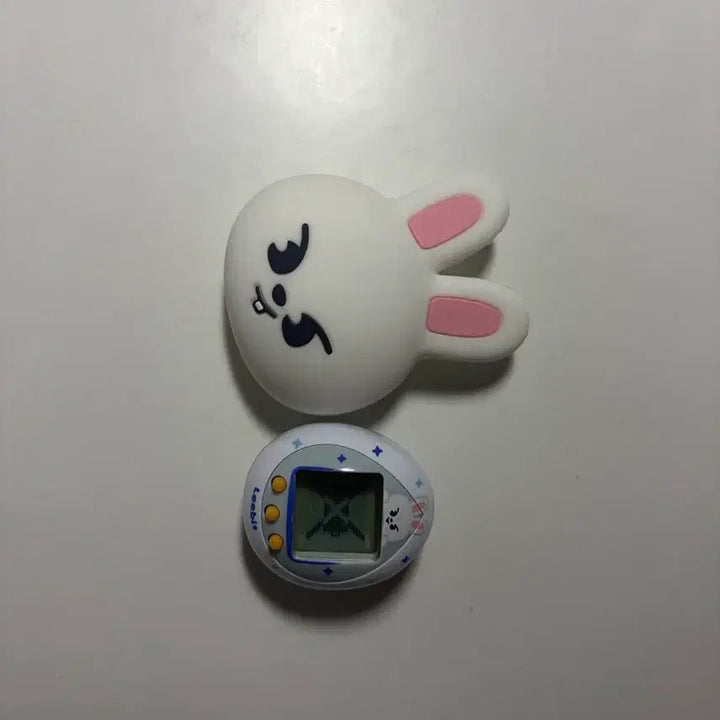 [BUNJANG] Stray Kids Rabbit Tamagotchi / 탈덕처분)스키즈 다마고치 리빗