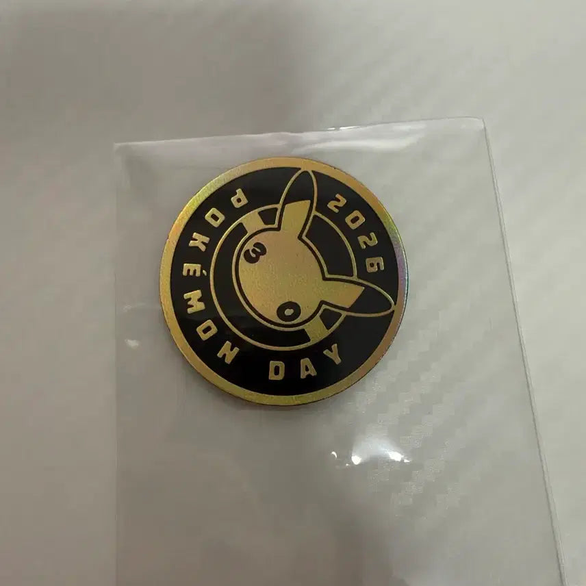 [BUNJANG] Pokemon Pikachu Coin &amp; Postcard Set (Singapore Limited Edition) / 포켓몬 엽서 및 피카츄 코인 (싱가폴 한정판)