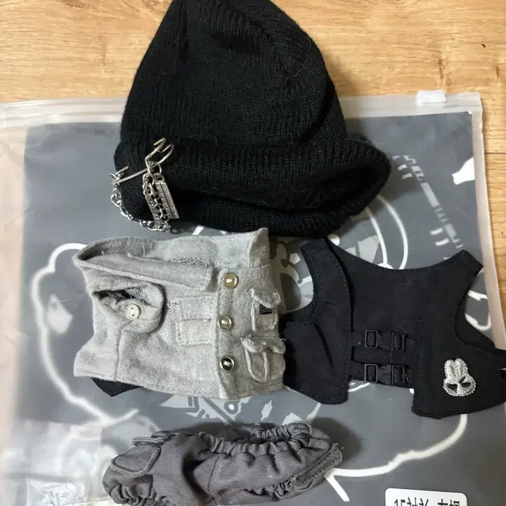 [BUNJANG] 15cm Doll Clothes Wardrobe Police Beanie / 15cm 인형 옷 옷장 경찰 비니