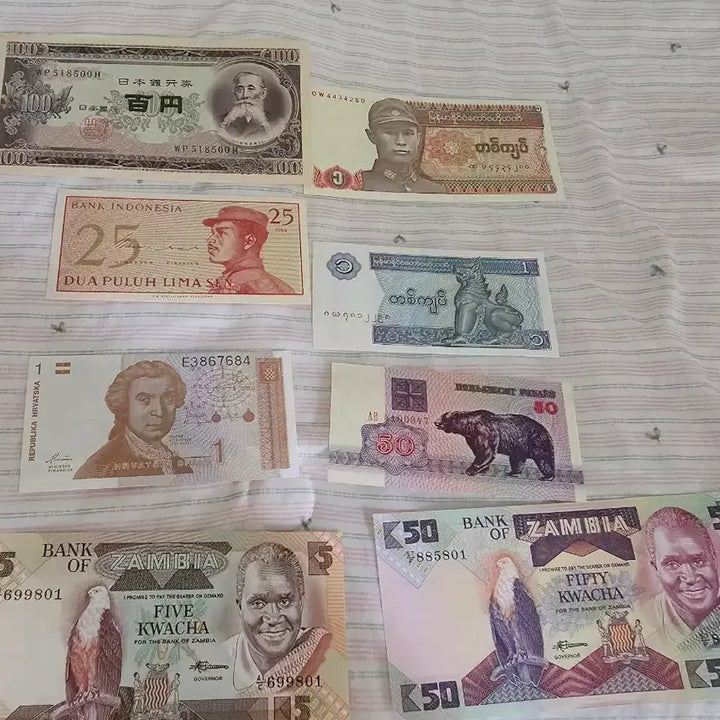 [BUNJANG] Korean 10 Won Banknotes (10 pcs) &amp; Foreign Banknotes (26 pcs) Bundle / 한국은행권 10전 10장, 외국돈 26장 일괄
