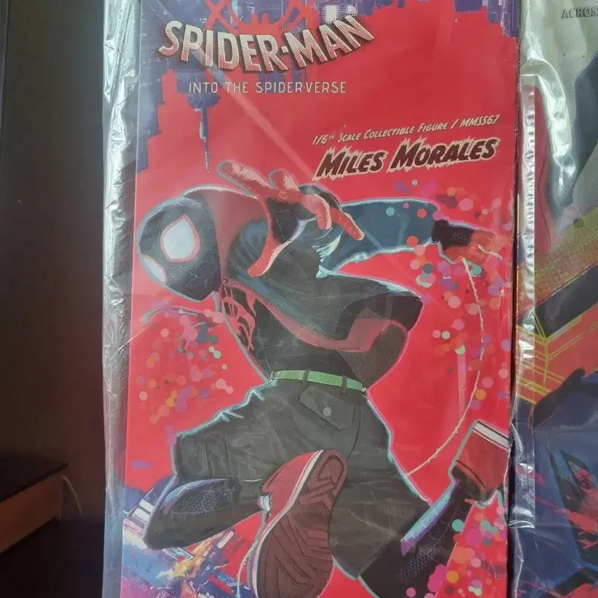 [BUNJANG] Hot Toys MMS567 Miles Morales 1/6 Scale Figure Bundle Set (Sealed) / [미개봉/일괄] 핫토이 MMS567 + 슈퍼엠씨 F-084 마일스 모랄레스 세트