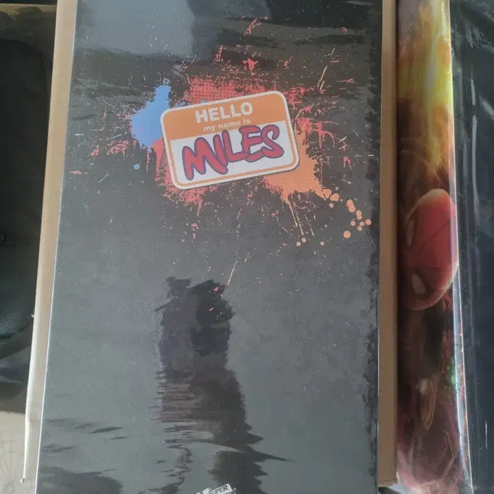 [BUNJANG] Hot Toys MMS567 Miles Morales 1/6 Scale Figure Bundle Set (Sealed) / [미개봉/일괄] 핫토이 MMS567 + 슈퍼엠씨 F-084 마일스 모랄레스 세트