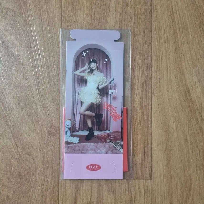 [BUNJANG] ITZY LOCO Lia Standing Card + Special Card Set / 있지 ITZY 크인럽 LOCO 로코 리아 스탠딩카드+스페셜카드세트