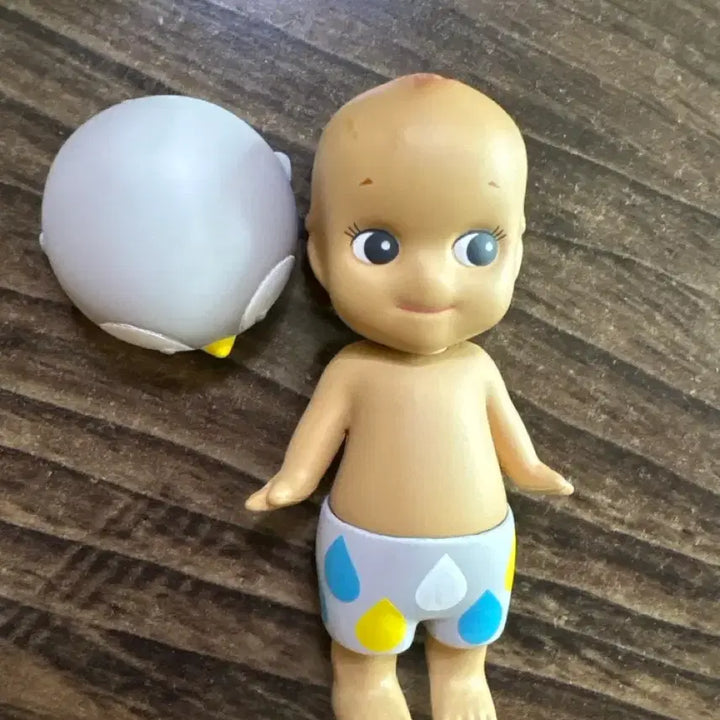 [BUNJANG] Sonny Angel Summer Penguin Hat Suntan Figure (Vintage) / 소니엔젤 썸머 피규어 펭귄 모자 썬탠 (빈티지)