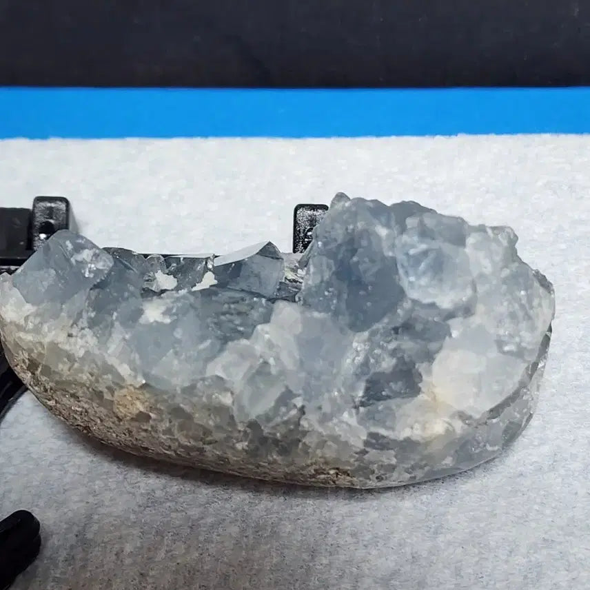 [BUNJANG] Natural Crystal Blue Topaz Rough Stone with Stand / 천연크리스탈 블루수정 원석+받침대