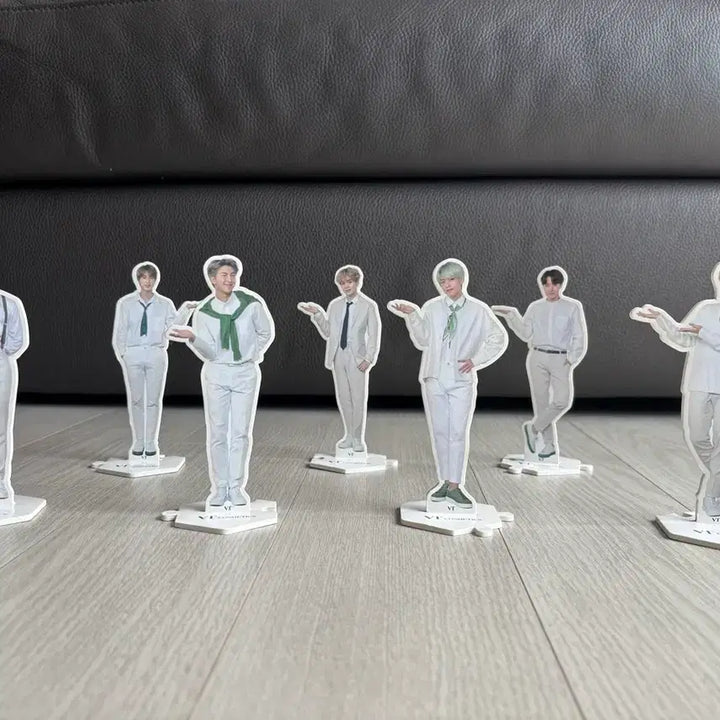 [BUNJANG] BTS VT Standee (Full Group) &amp; Daily Cica Booklet / BTS 방탄 등신대 VT + 데일리 시카 책자