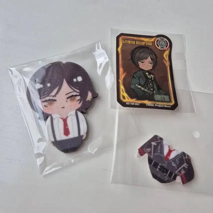 [BUNJANG] Limbus Company Animate Petachen Badge &amp; POB Sticker Otis / [림버스컴퍼니] 애니메이트 페타첸 뱃지&amp;특전 스티커 오티스