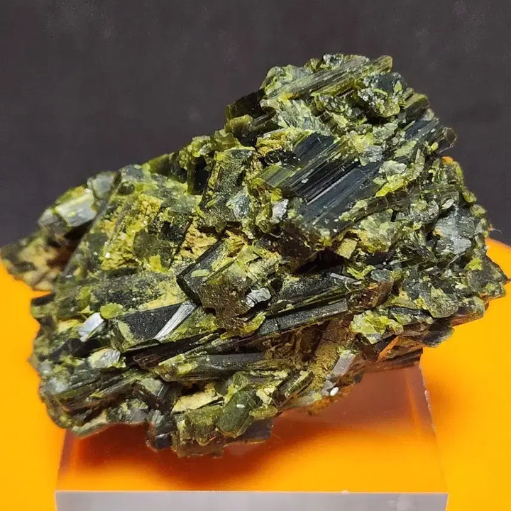 [BUNJANG] Natural Green Quartz Crystal Cluster Raw Stone with Stand / 천연 녹색 석영 수정 클러스터 원석 + 받침대