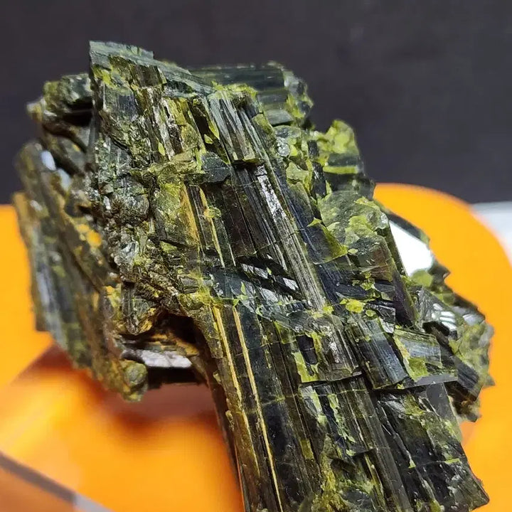 [BUNJANG] Natural Green Quartz Crystal Cluster Raw Stone with Stand / 천연 녹색 석영 수정 클러스터 원석 + 받침대