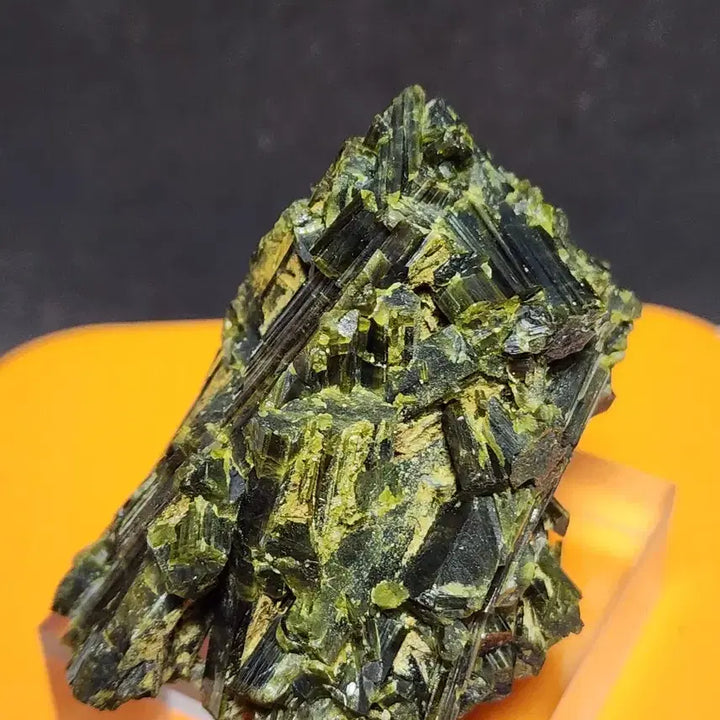 [BUNJANG] Natural Green Quartz Crystal Cluster Raw Stone with Stand / 천연 녹색 석영 수정 클러스터 원석 + 받침대