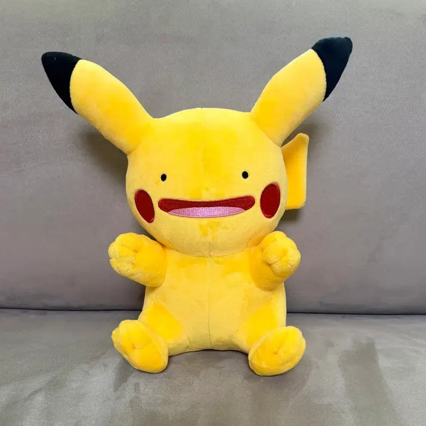 [BUNJANG] Pokemon Metamon (Ditto) Transformed Pikachu Sitting 25cm Plush / 정품 포켓몬스터 피카츄로 변한 메타몽 시팅 25cm 인형