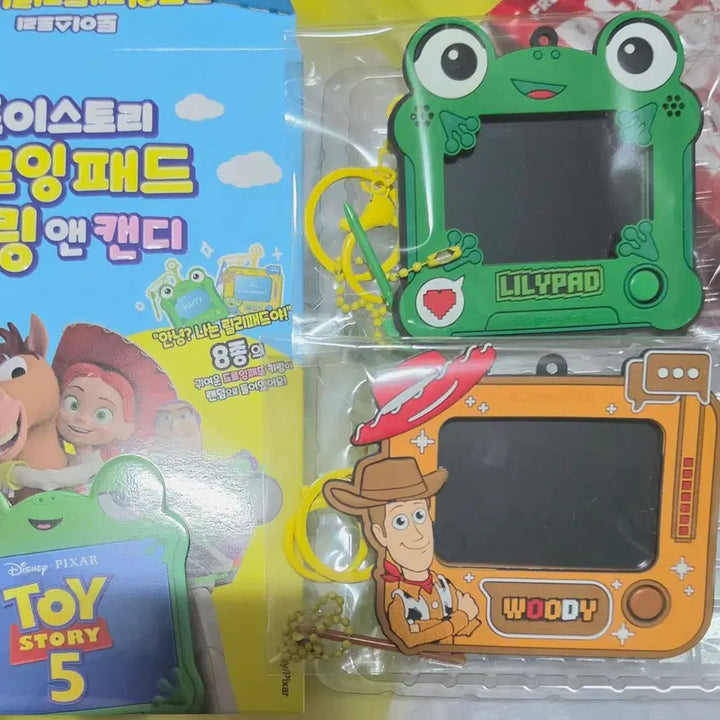 [BUNJANG] Toy Story Drawing Pad Keyring (Woody + Lily Pad) / 토이스토리 드로잉패드키링 (우디+릴리패드)