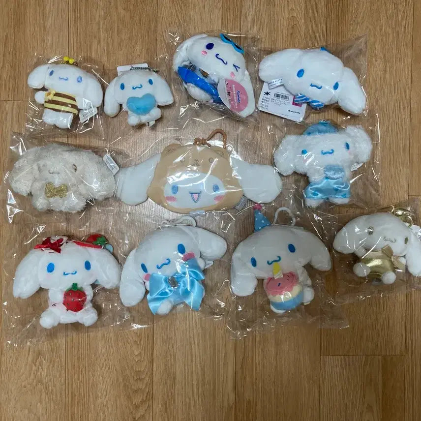 [BUNJANG] Sanrio Cinnamoroll Pouch, Doll Keychain Bundle Set / (일괄) 산리오 시나모롤 파우치,인형 키링