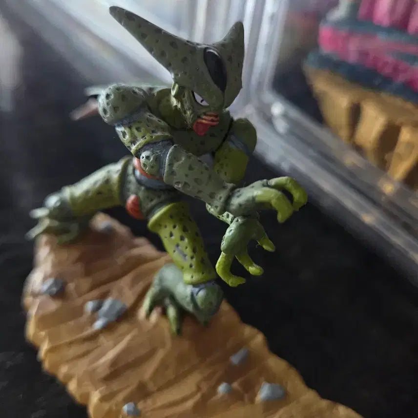 [BUNJANG] Megahouse Dragon Ball Authentic Cell VS Piccolo Figure / [정품]드래곤볼 메가하우스 캡슐 셀VS피콜로