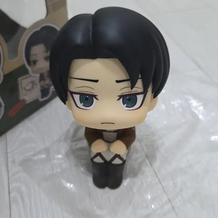 [BUNJANG] Attack on Titan Levi Look Up Figure / 진격의거인 리바이 룩업
