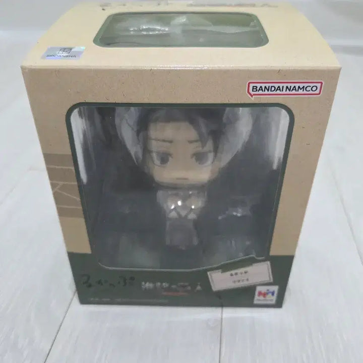 [BUNJANG] Attack on Titan Levi Look Up Figure / 진격의거인 리바이 룩업